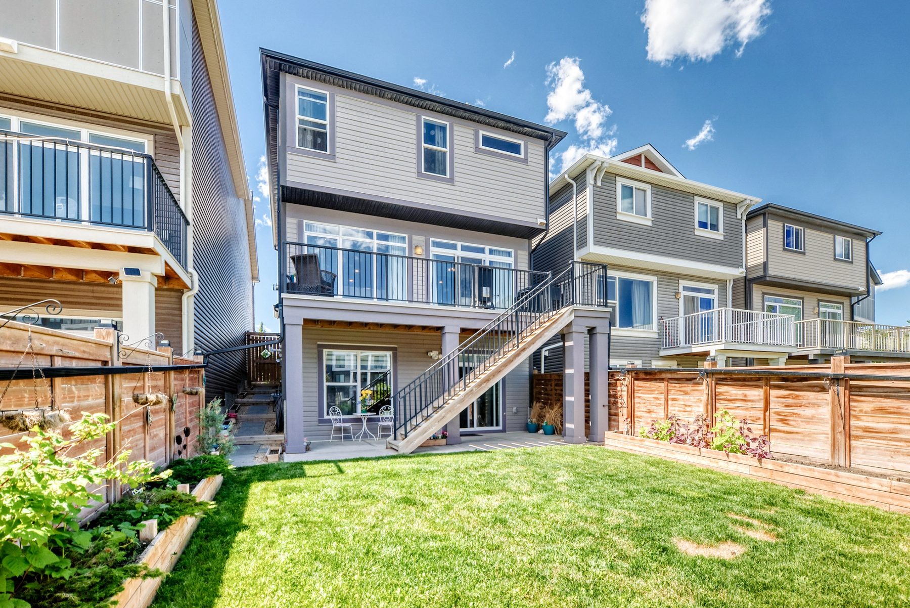 Private balcony with views over the neighbourhood